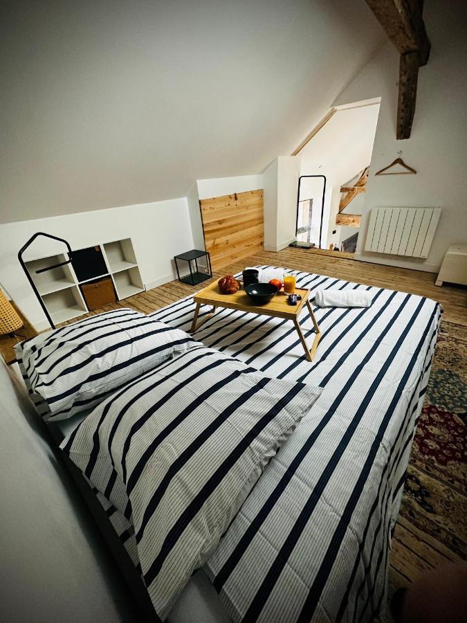 La Vie En Grange, La Loire Et Les Chateaux Dhuizon Eksteriør billede