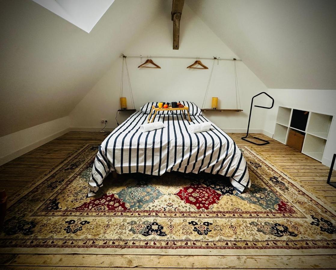La Vie En Grange, La Loire Et Les Chateaux Dhuizon Eksteriør billede
